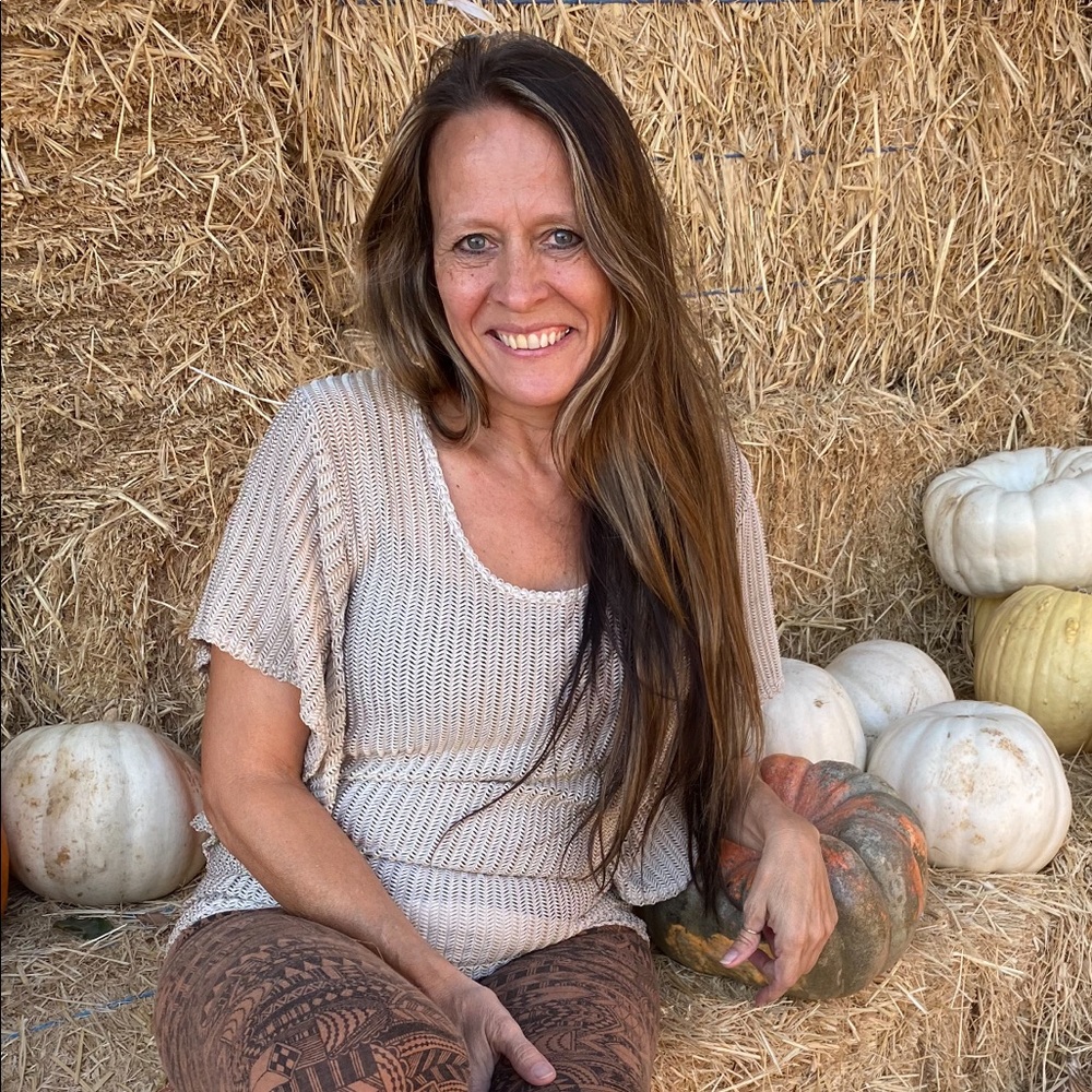 Meet your Posher, Crystal